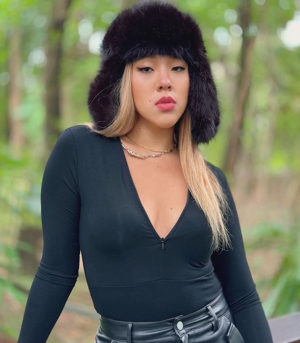 美式辣黑大Ｖ領上衣