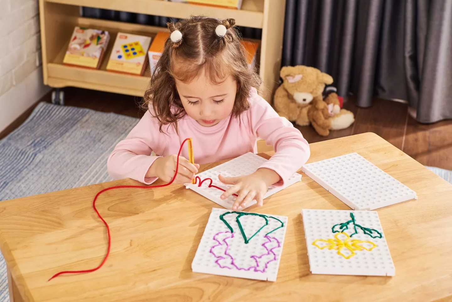 《 少年台製積木 》黏線板筆組(黑,2板,2桔筆,螢光五色繩一綑)彩盒