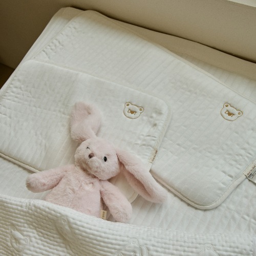 NEW✨Duraron透冷氣新型超強冷感布料-金色熊仔高級絎縫薄枕頭