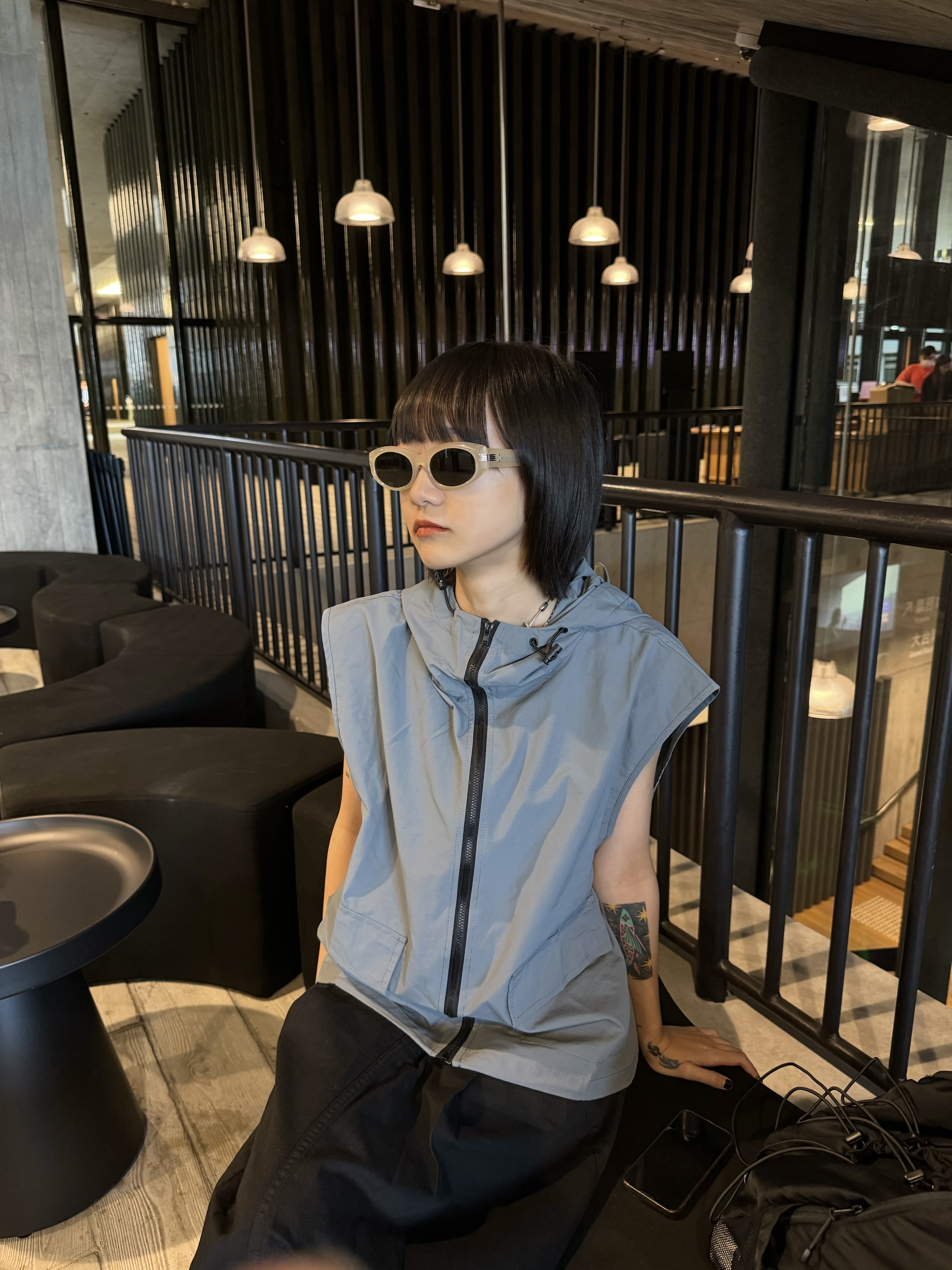 男生感連帽束繩背心