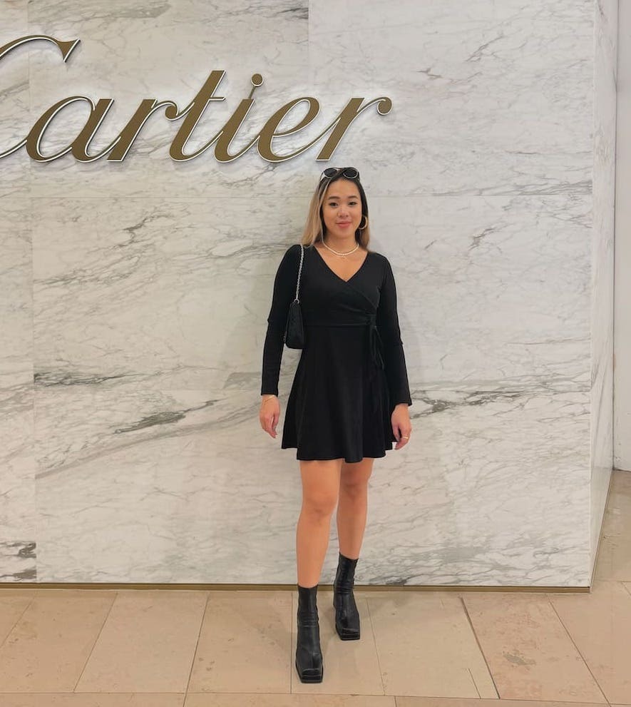 辣黑Ｖ領綁帶洋裝