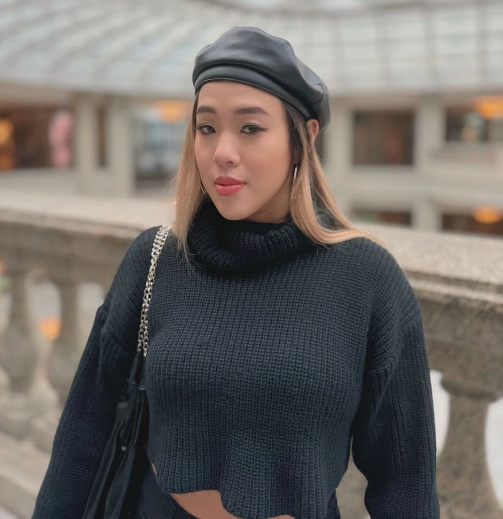 黑色高領短版毛衣