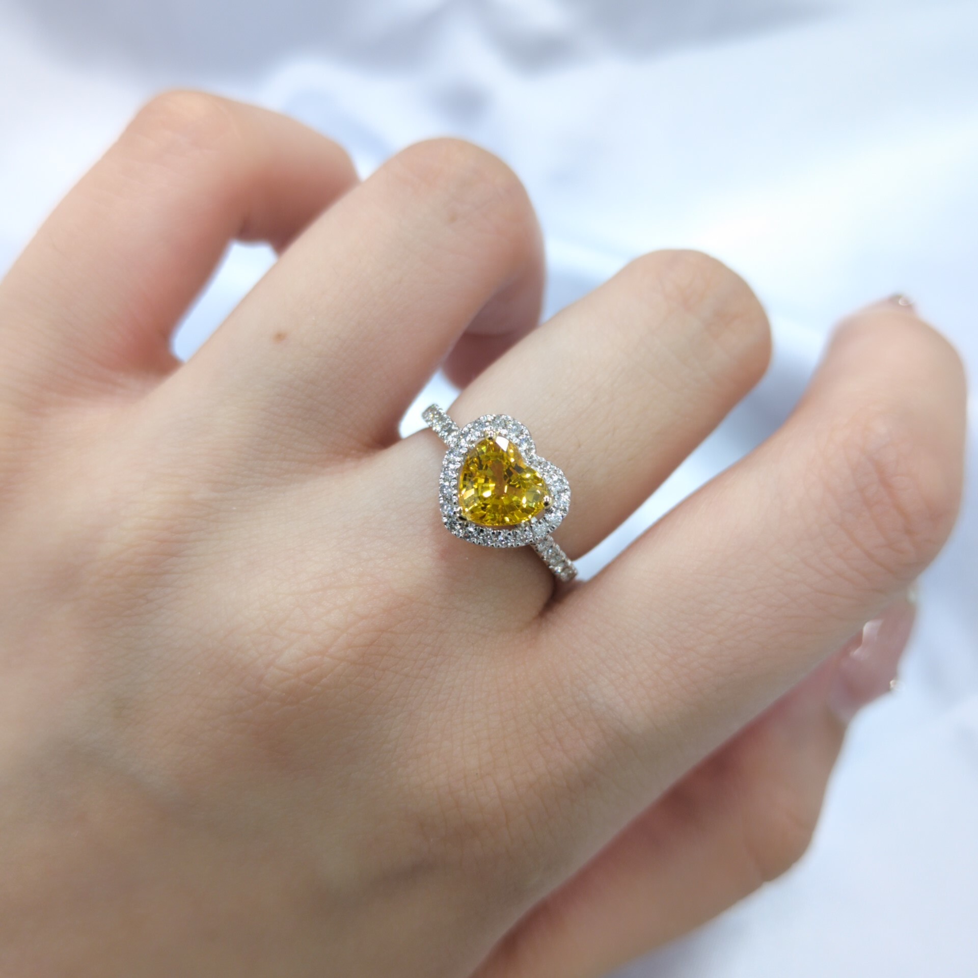 18K White Gold 1.53ct Sapphire and Diamond Ring