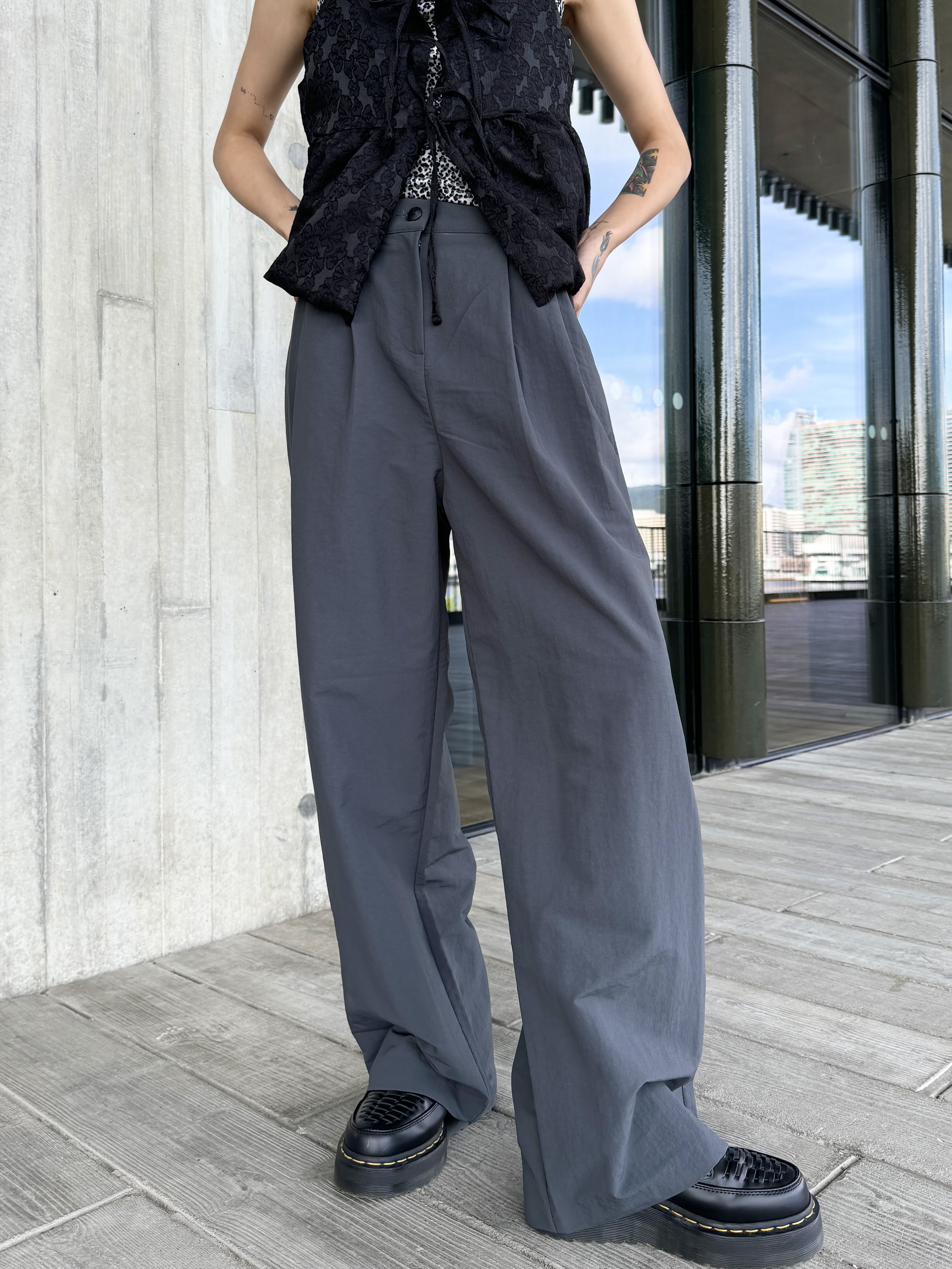 [三色入] 索索料must pick 褲子( dark grey / Black )