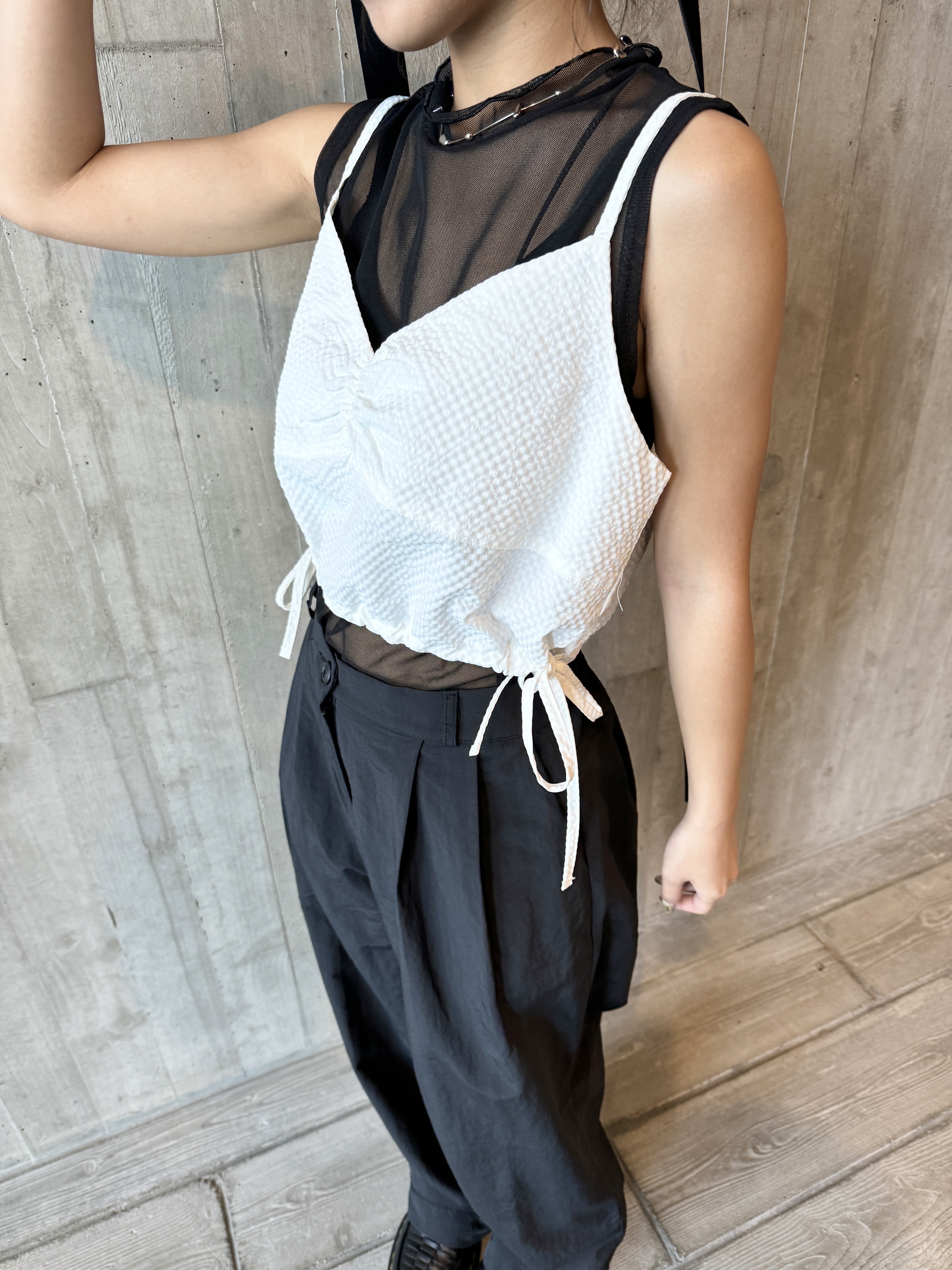 粒粒側綁帶短vest