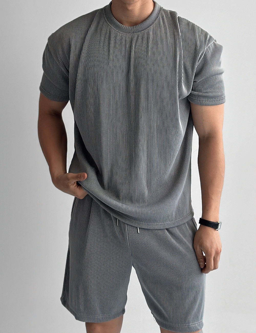 夏季涼爽百褶短袖T恤