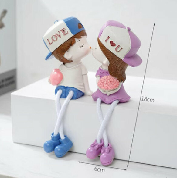 New decorative furnishings [kissing couple]