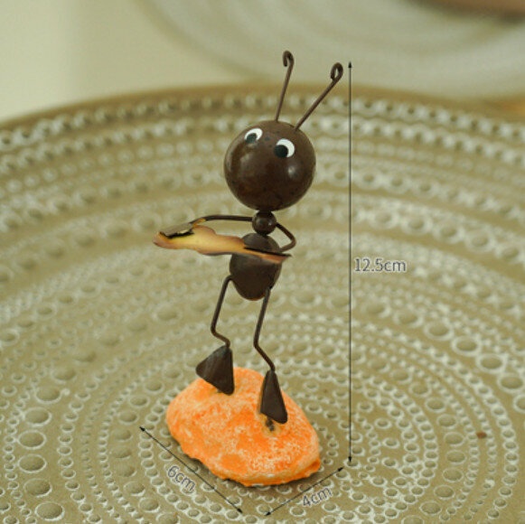 New decorative furnishings [Guitar-playing Ant]