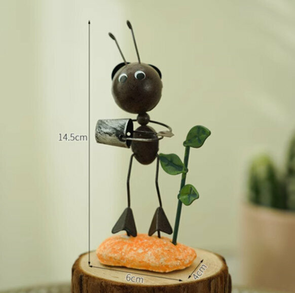 Hotly recommended decorative furnishings [water pouring ants]