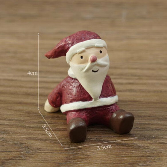 Hotly recommended decorations [Looking up to Santa Claus]