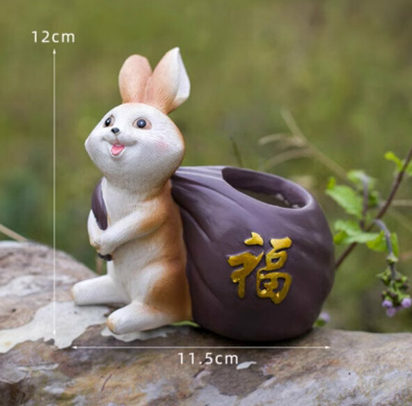 Popular decorative furnishings [a lucky rabbit]