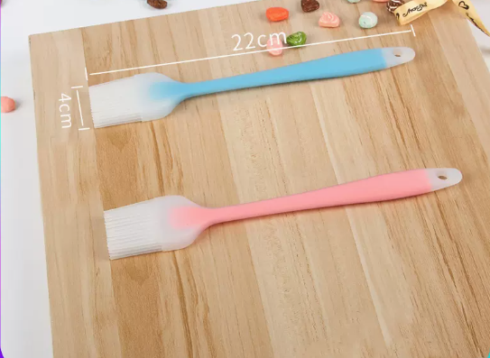 New one-pack translucent oil brush (random color) (large size) (specification: 22*4CM)
