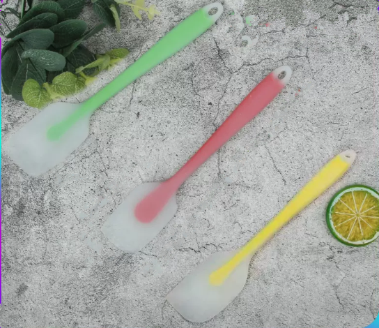 New set of translucent scrapers (random colors) (small size) (specification: 22*4CM)