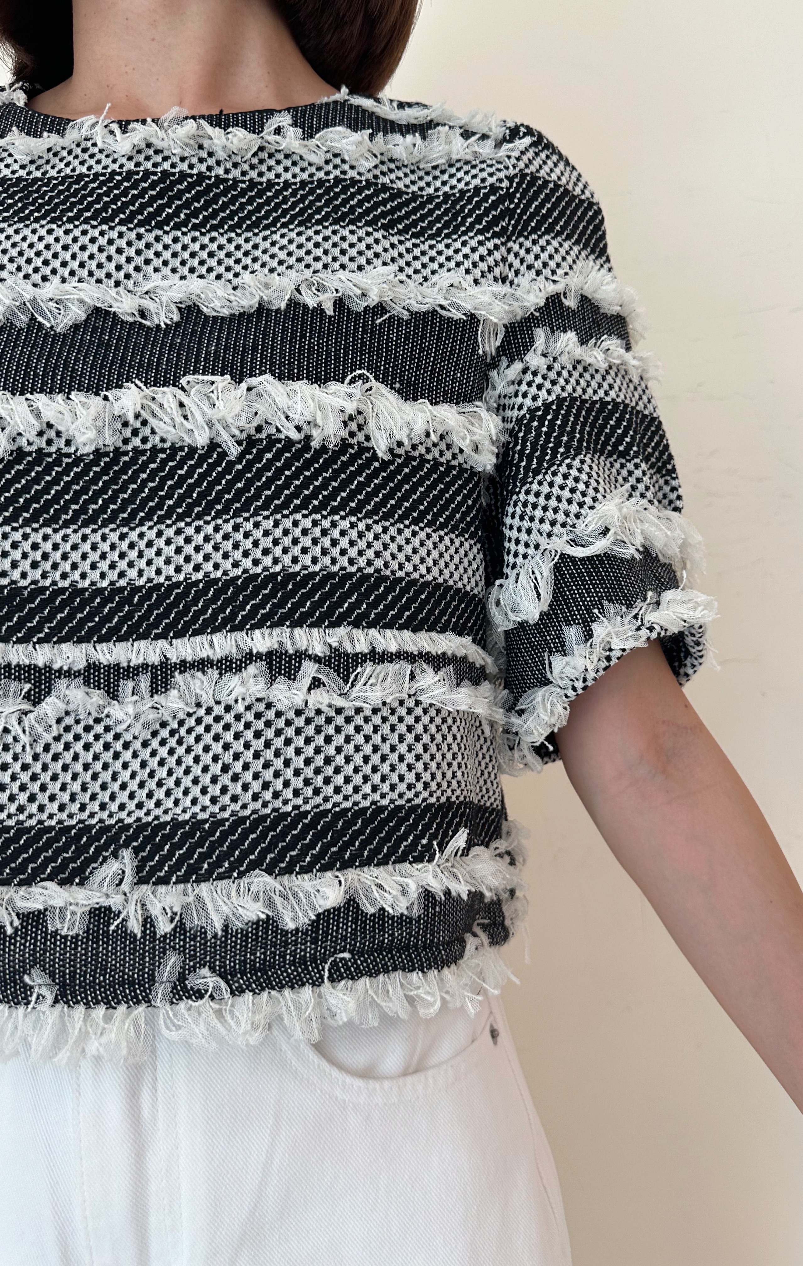 S/SLEEVE FURRY CROP BLOUSE