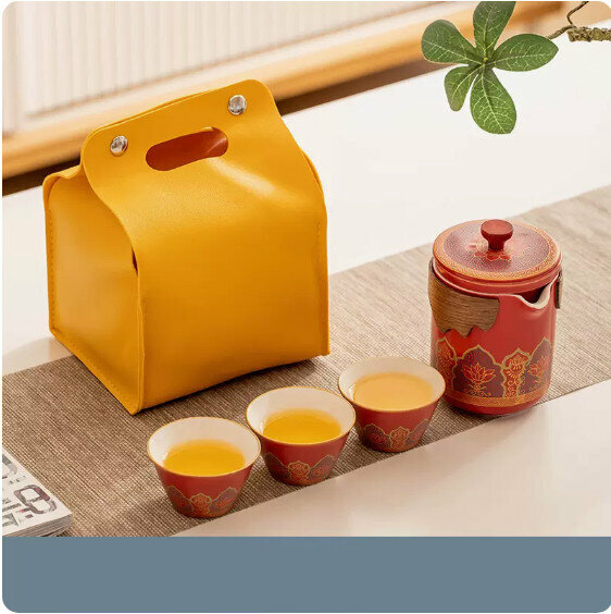 爆款戶外便攜式茶具套裝(玫紅《古茗》一壺三杯+黃皮包）