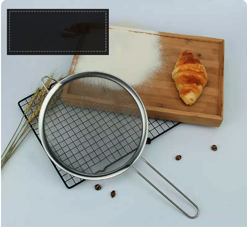 Hot push handle flour sifter (specifications: diameter 12CM * length 15.5CM * depth 3.5CM)