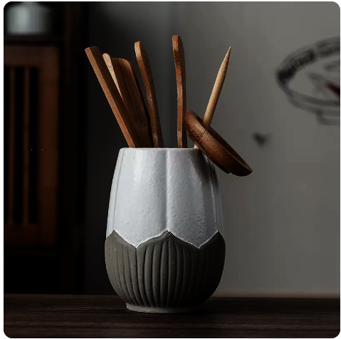 New ceramic tea set accessories tea ceremony bamboo six gentlemen set (lotus leaf white jar) height 18.2CM width 7.6CM