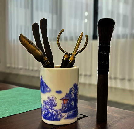 Popular ceramic tea set accessories tea ceremony special tribute six gentlemen set (mountain family) height 8.2CM width 5.8CM