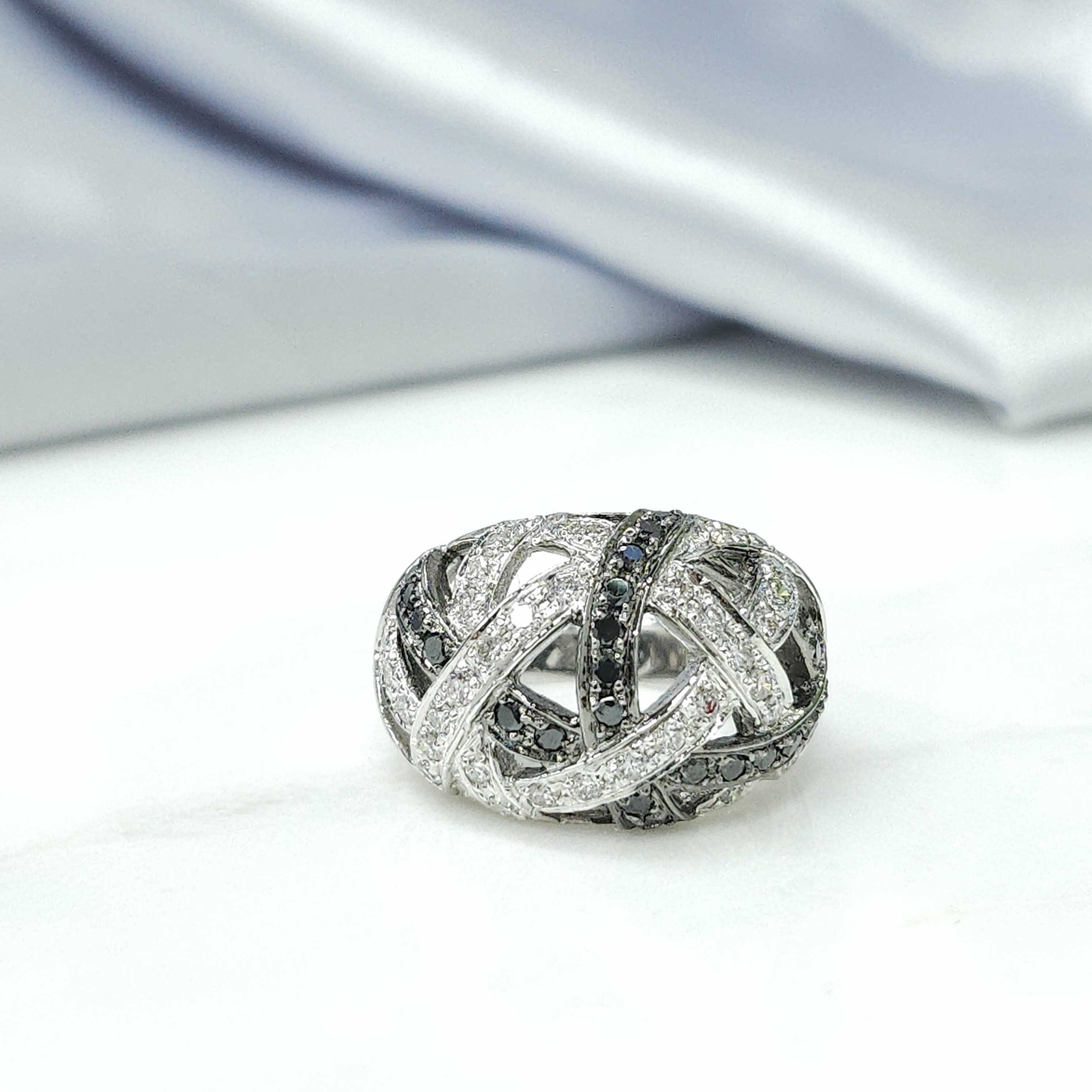 18K Gold 1.20ct Black and White Diamond Ring