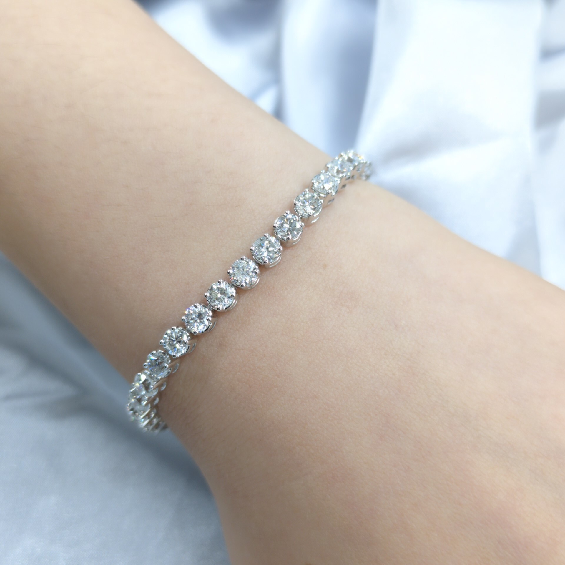 全新18K白金8卡3份4爪鑽石手鍊