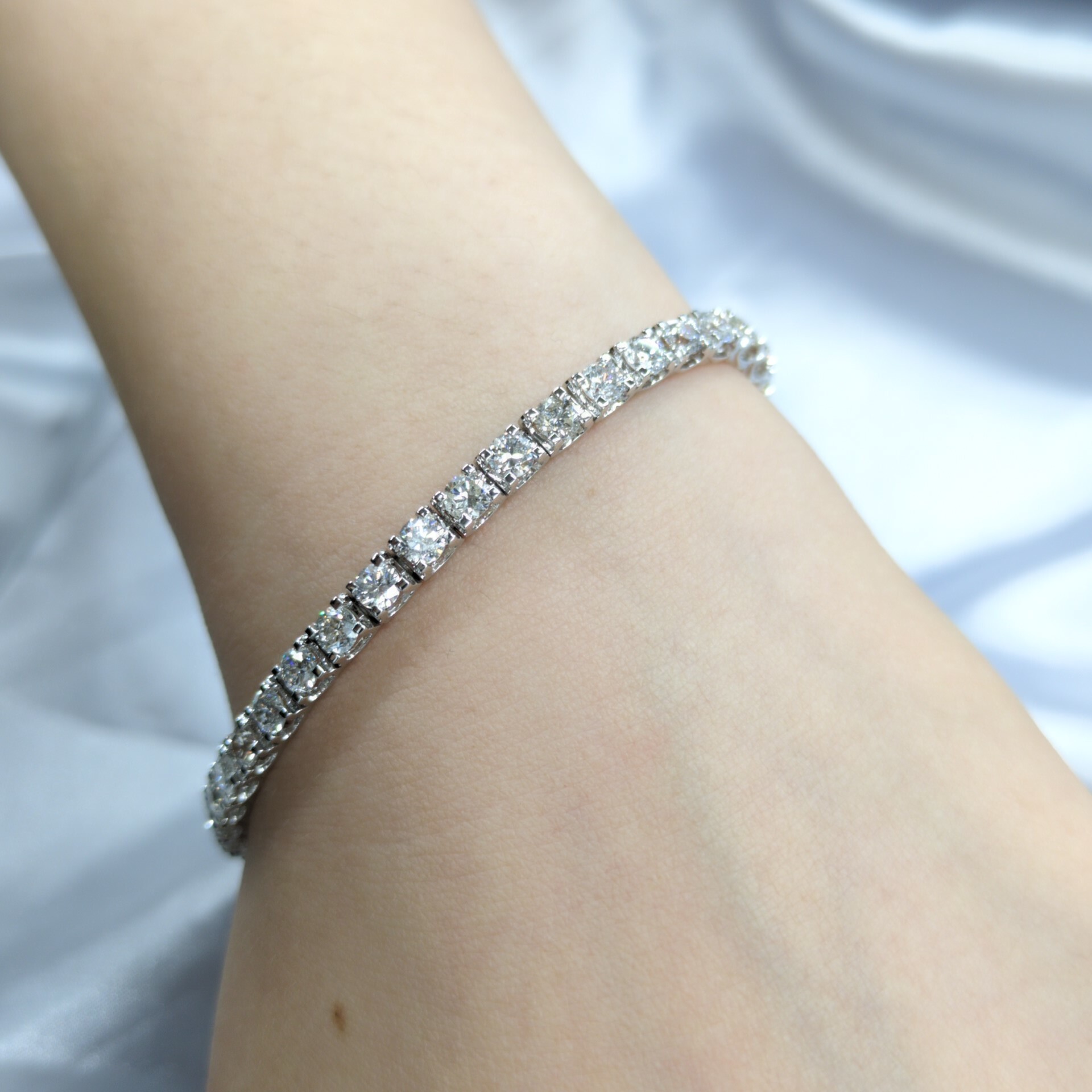 全新18K白金5卡76份4爪鑽石手鍊