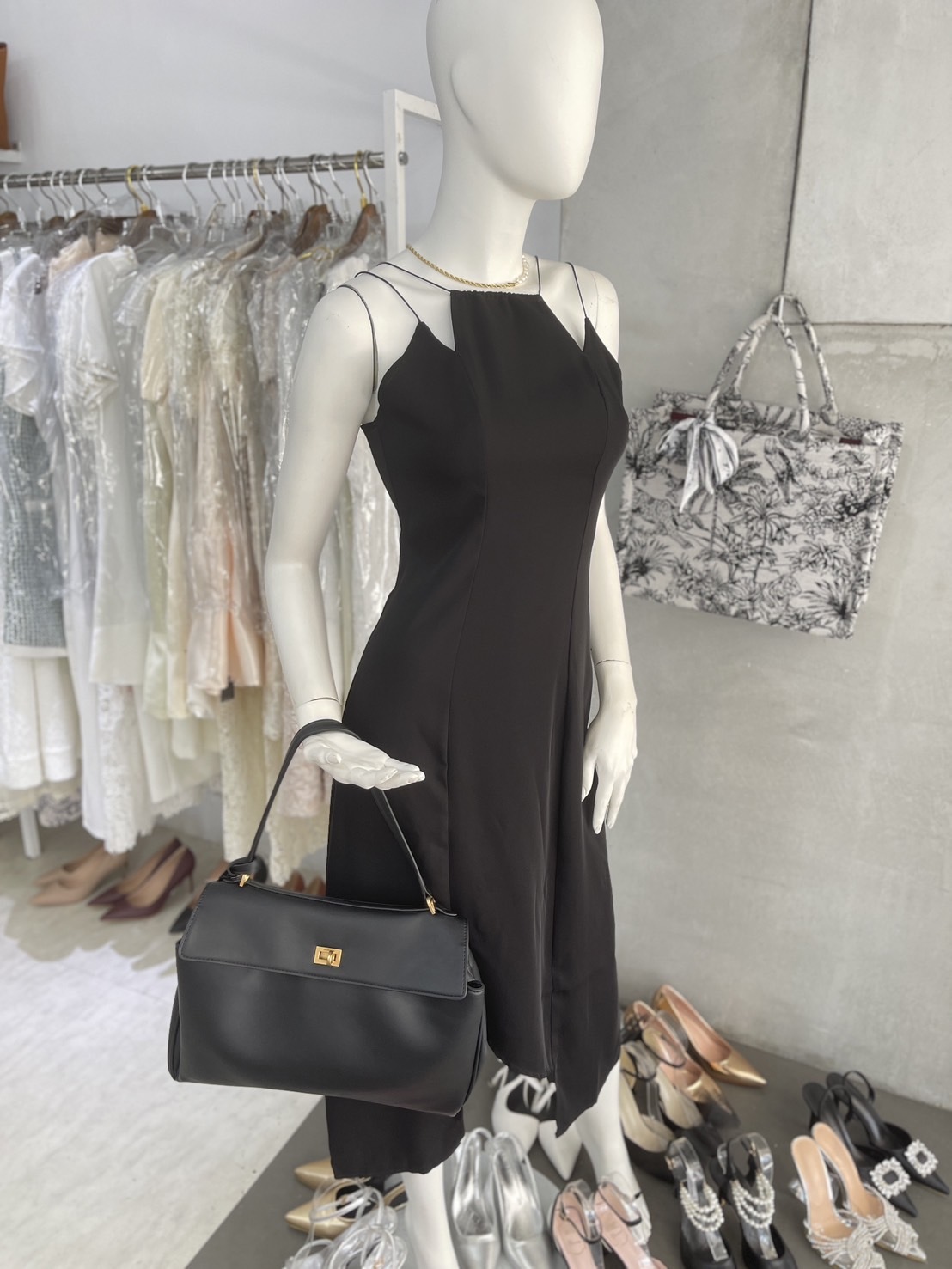 細帶收腰長洋裝