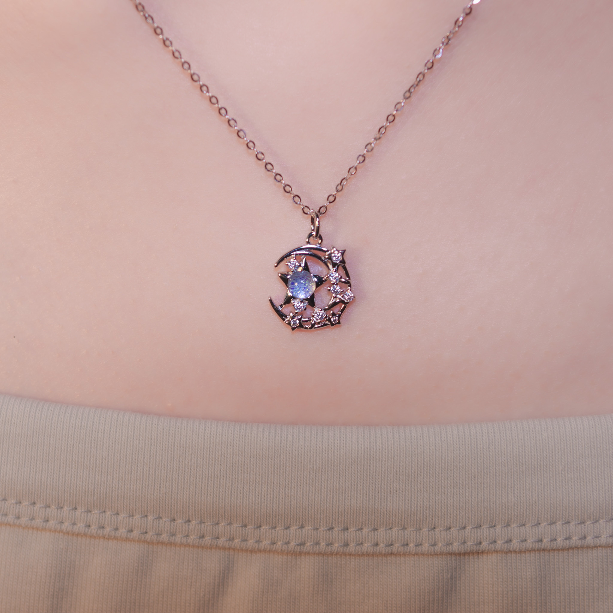 | 925純銀・厚鍍白金・琉璃 | 月亮擁抱星項鍊 | NE1137 |