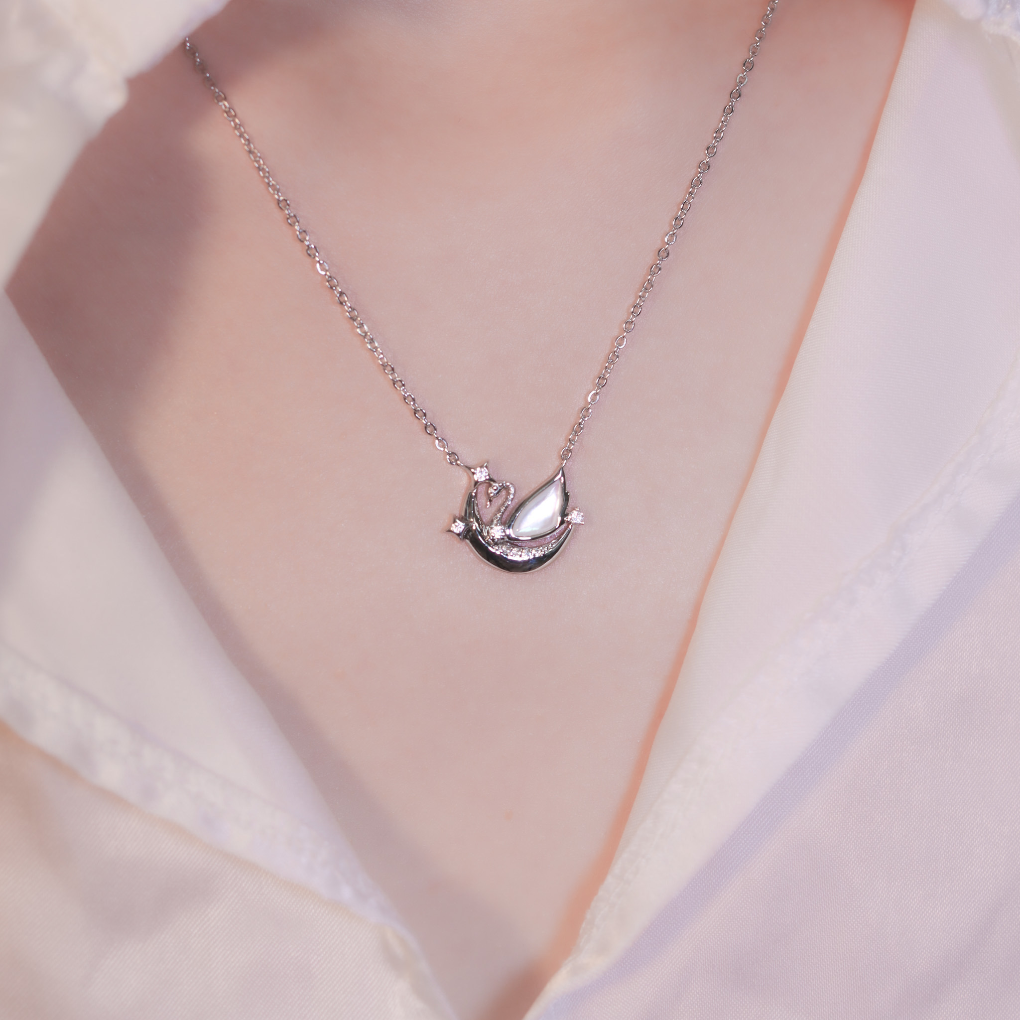 | 925 Silver・ White Gold  | Swan Legend Necklace | NE1169 |