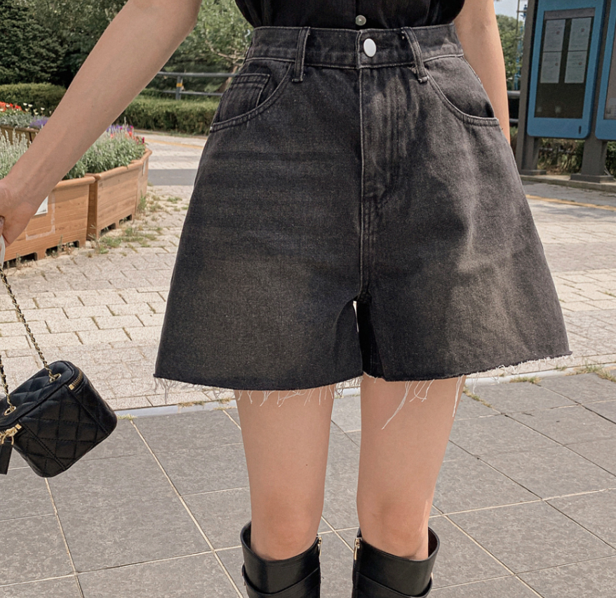 牛仔短褲
