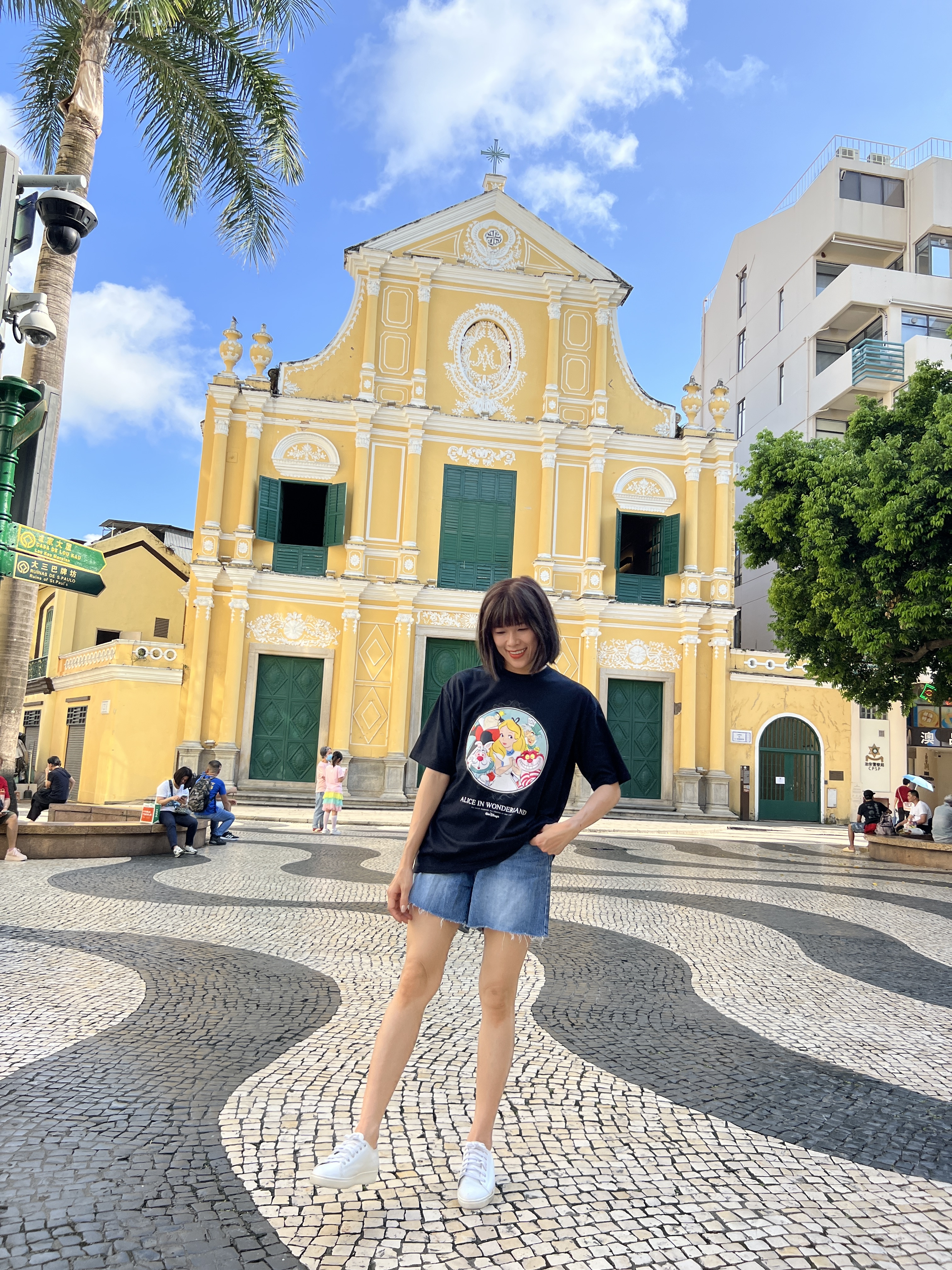 泰國俏皮童趣愛麗絲T (黑)