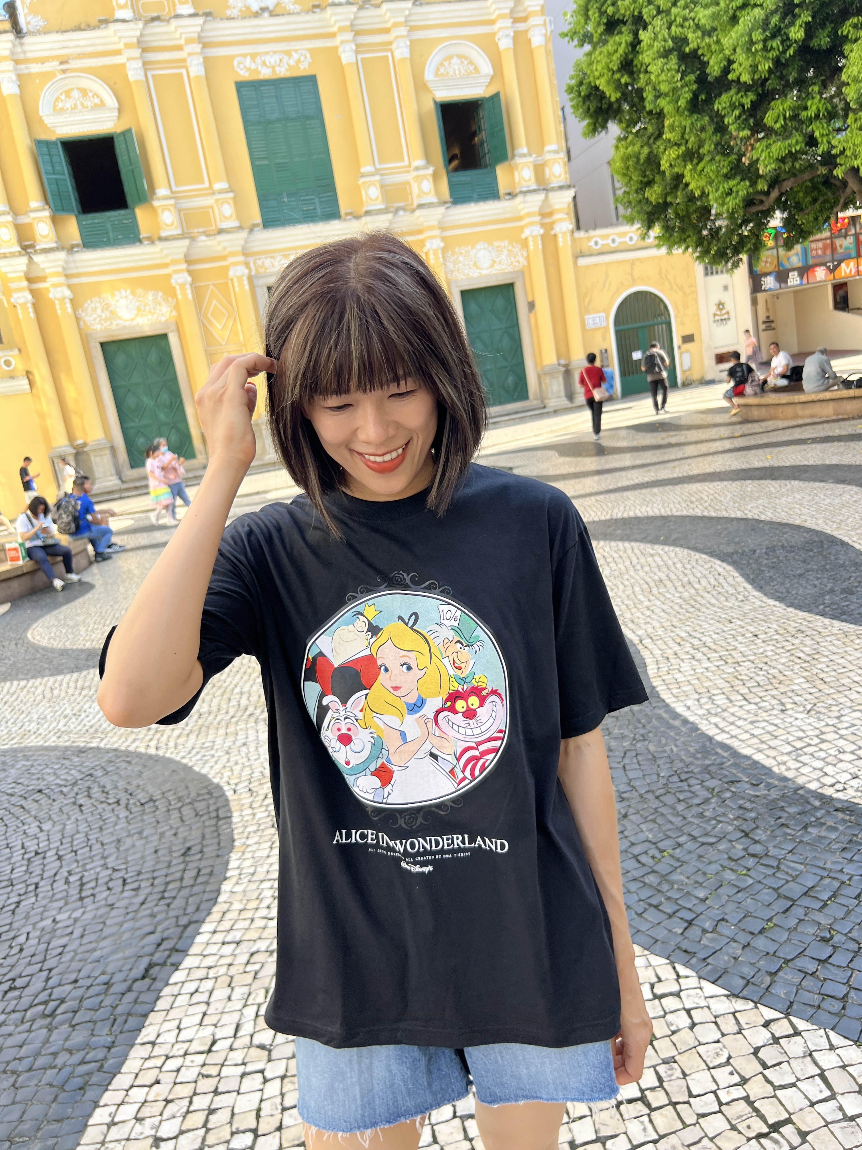 泰國俏皮童趣愛麗絲T (黑)