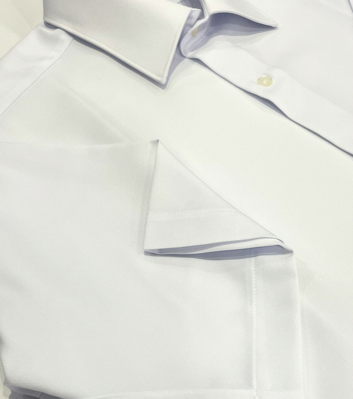 白色素面大尺碼男短袖襯衫04