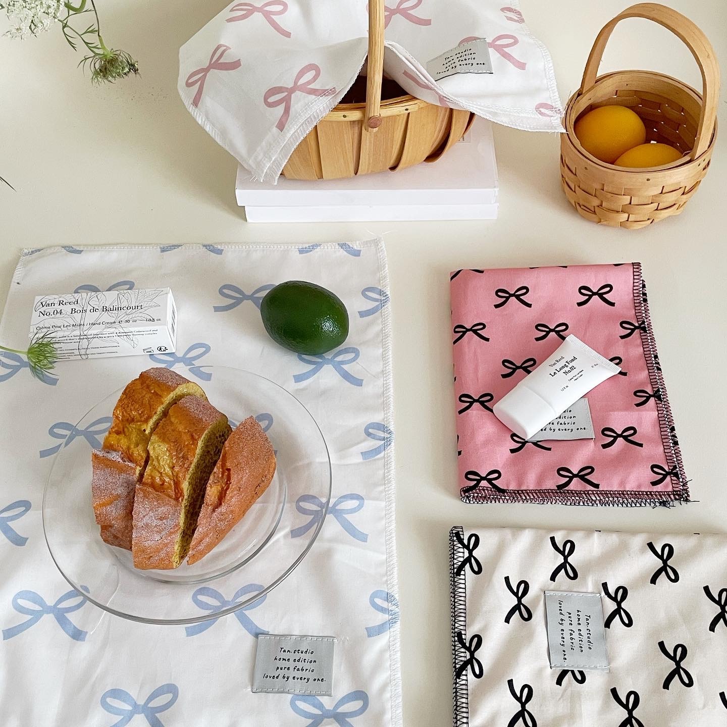 《4488》ins 蝴蝶結餐墊