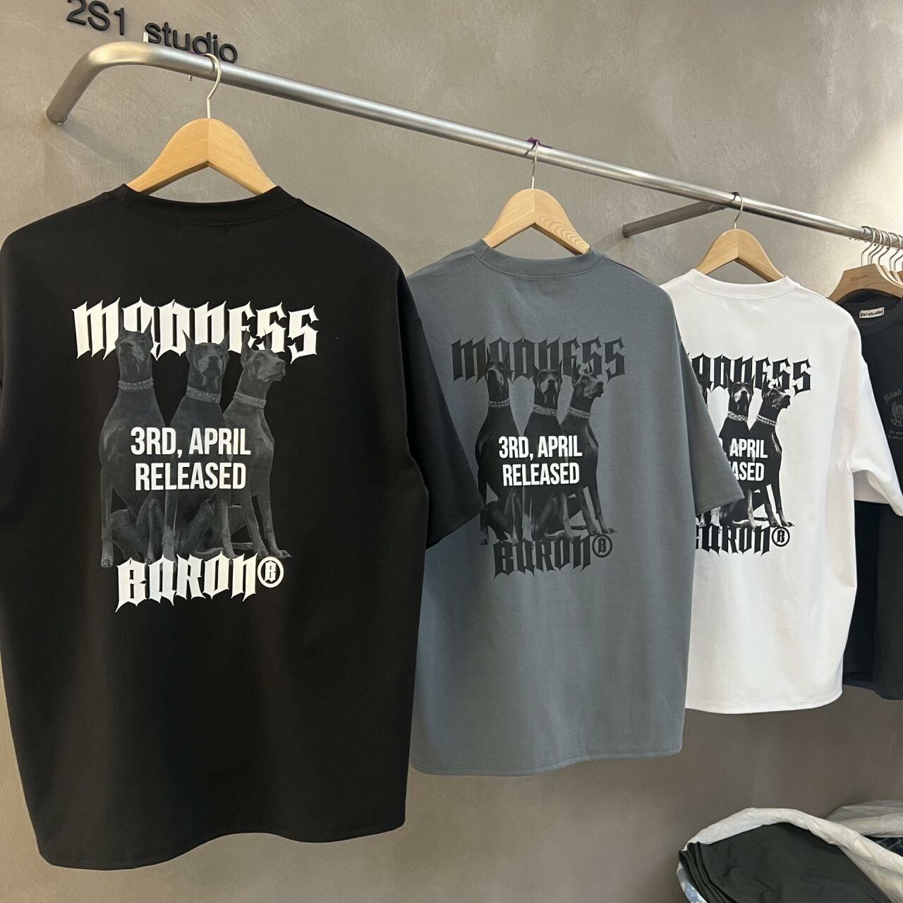 狗仔圖案英文字短袖Tee BARON-090T