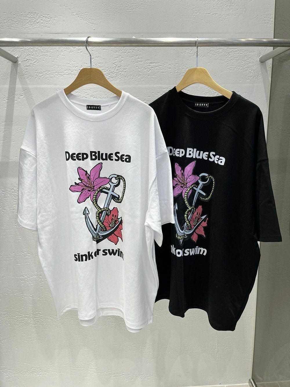 OverSize英文字圖案短袖Tee 10.GVTY-0146T