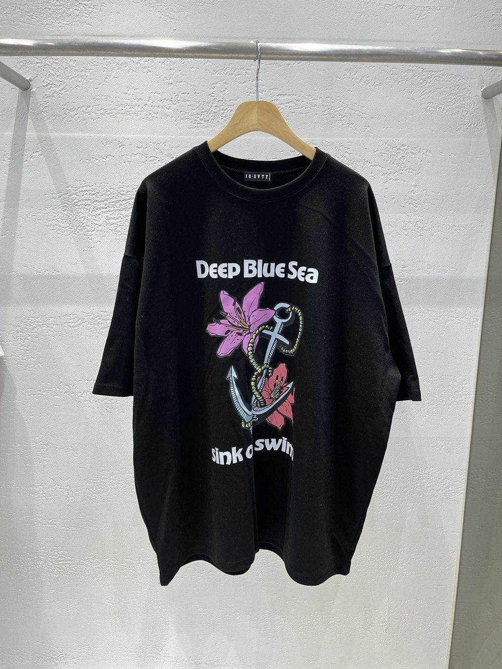 OverSize英文字圖案短袖Tee 10.GVTY-0146T