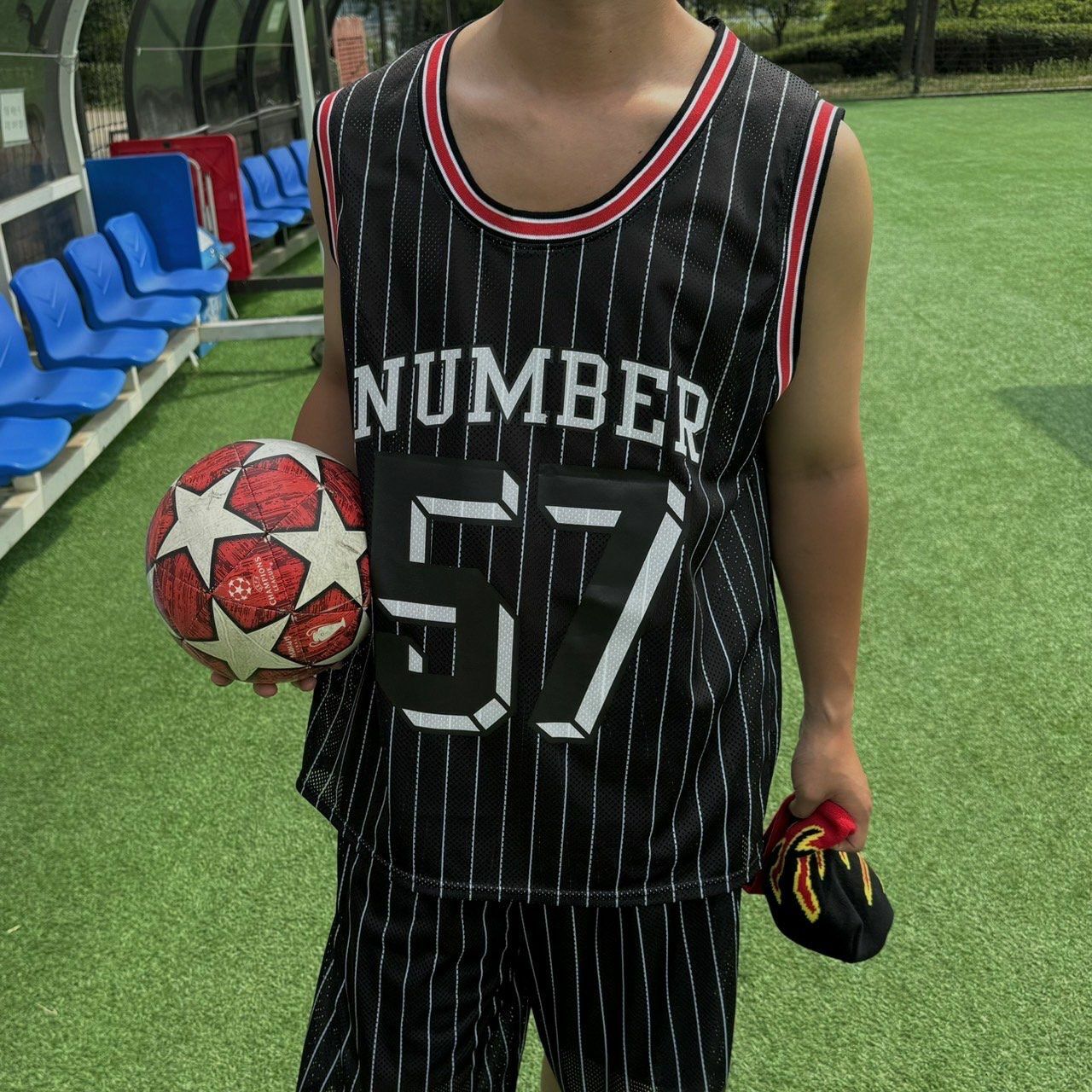 直間英文字數字背心 BY ATTENTION-230V