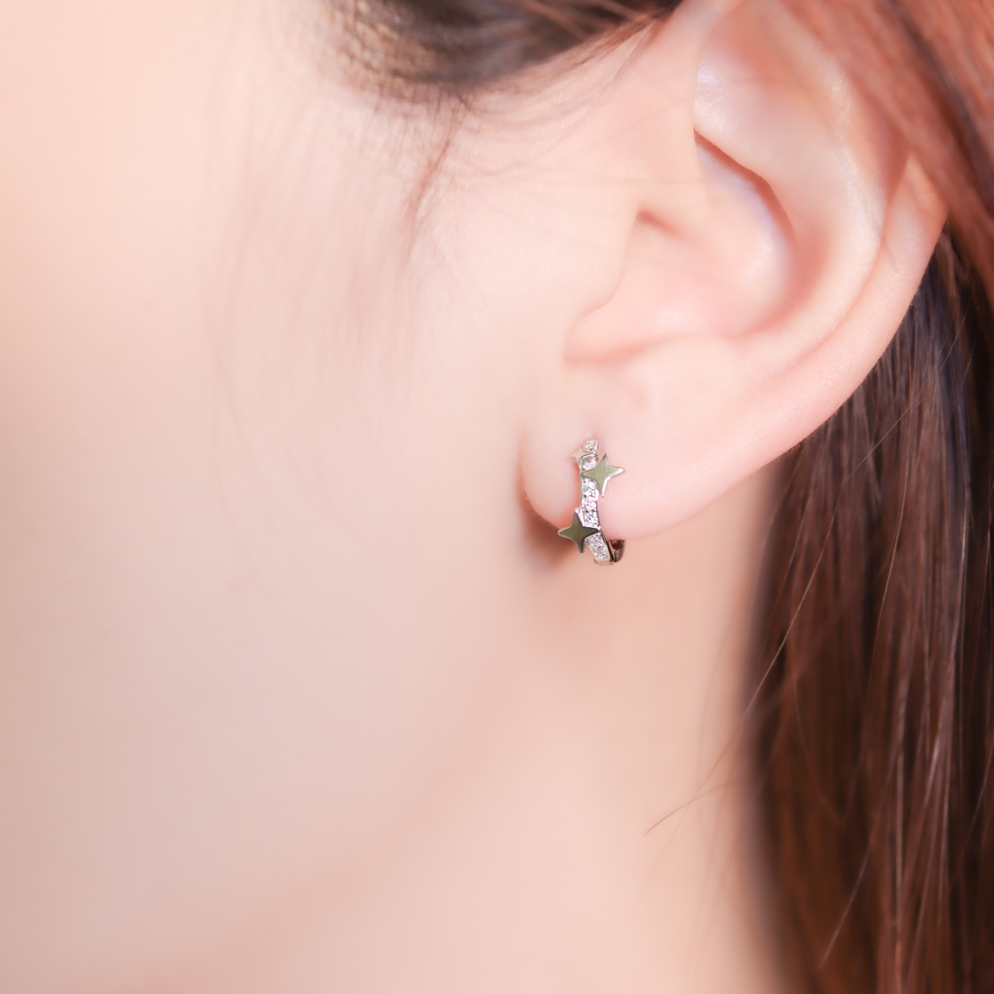 | 925純銀・厚鍍白金 | 星星不散耳環 | EA0778 |