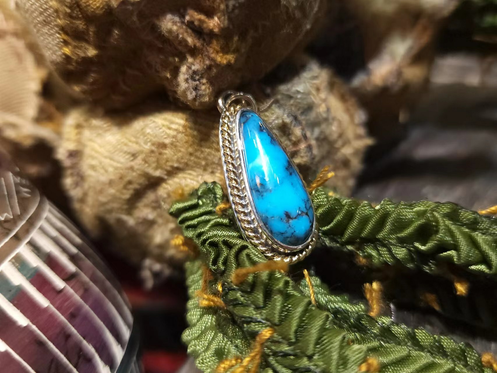 *Black Venom Jewelry- Freedom & Prayer Kingman 18k金繩松石吊墜