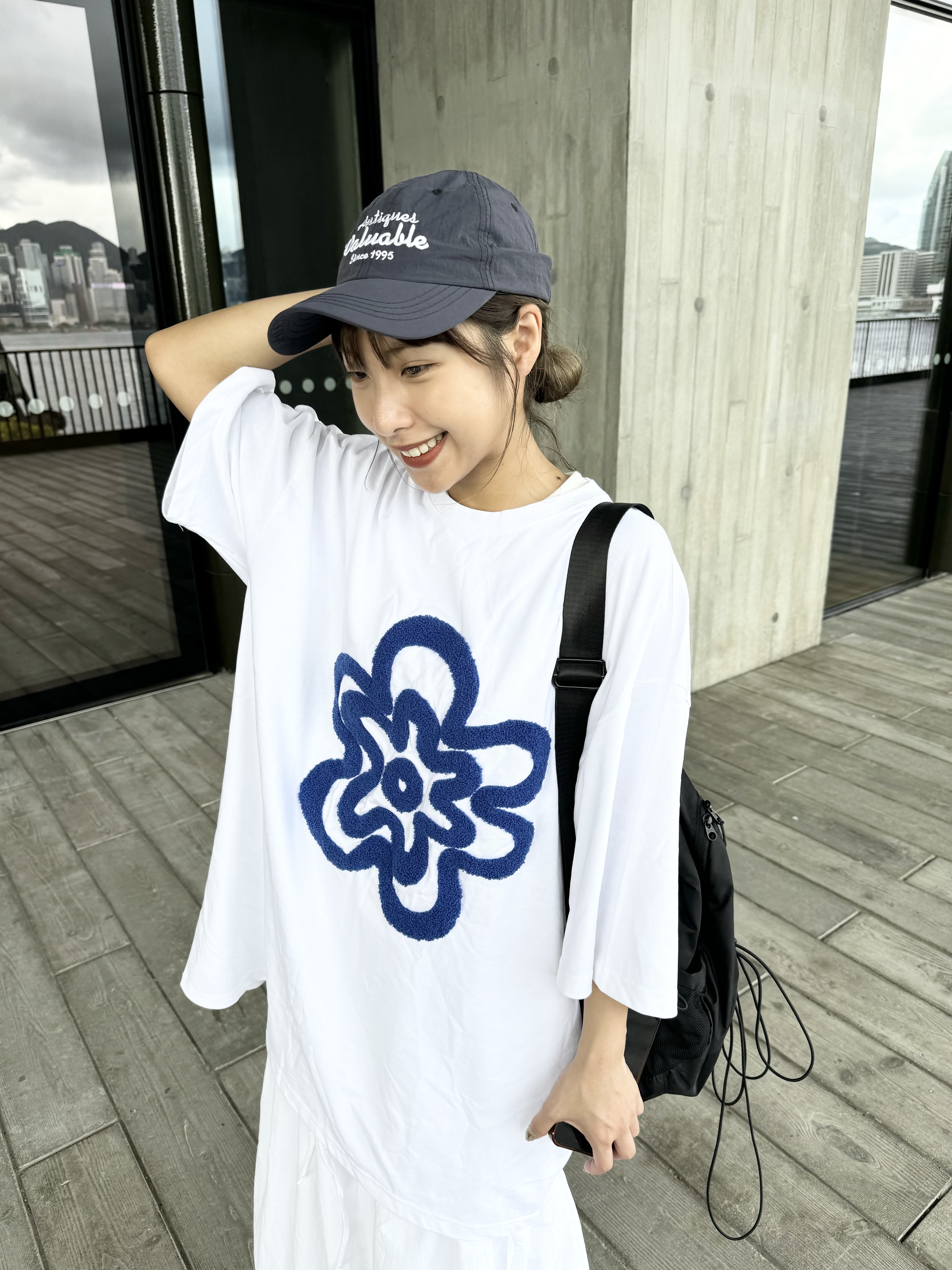 oversize立體毛毛花 tee