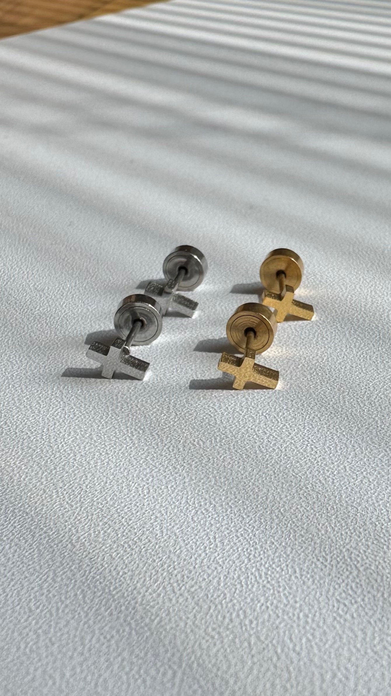 SS mini cross pierce