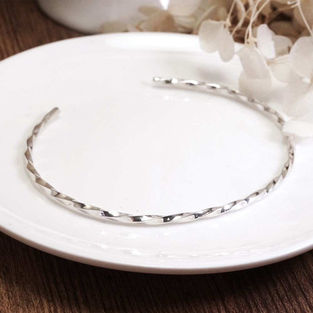 古美術品，極細工，人形擺件，高29cm，重約2500克 Amazon.co.jp: 模造刀（美術刀） 短刀 六寸 黒龍【こくりゅう