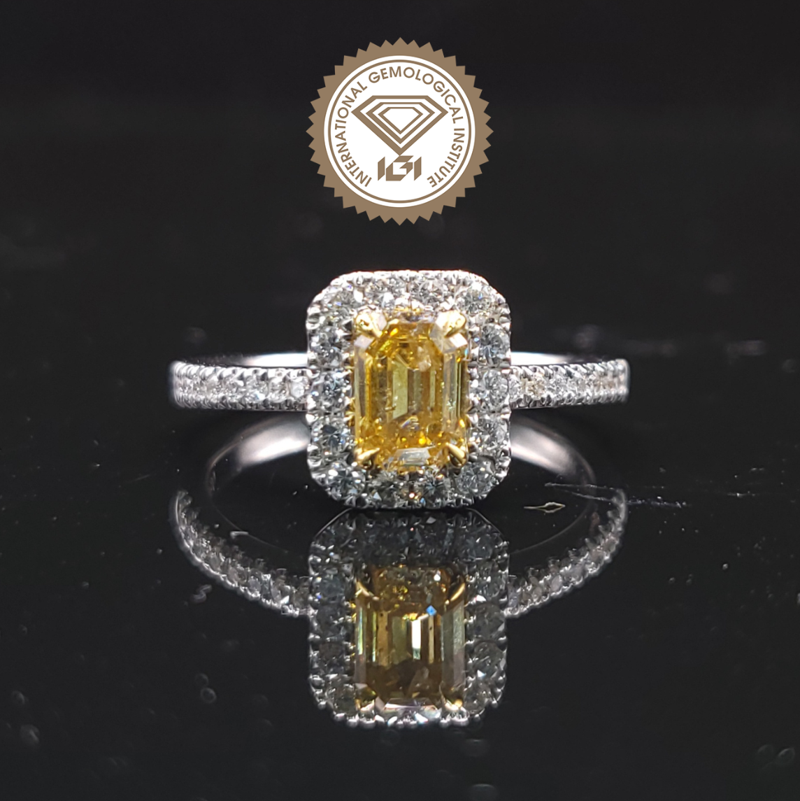 18K Gold 0.86ct Fancy Yellow Emerald Cut Diamond Ring
