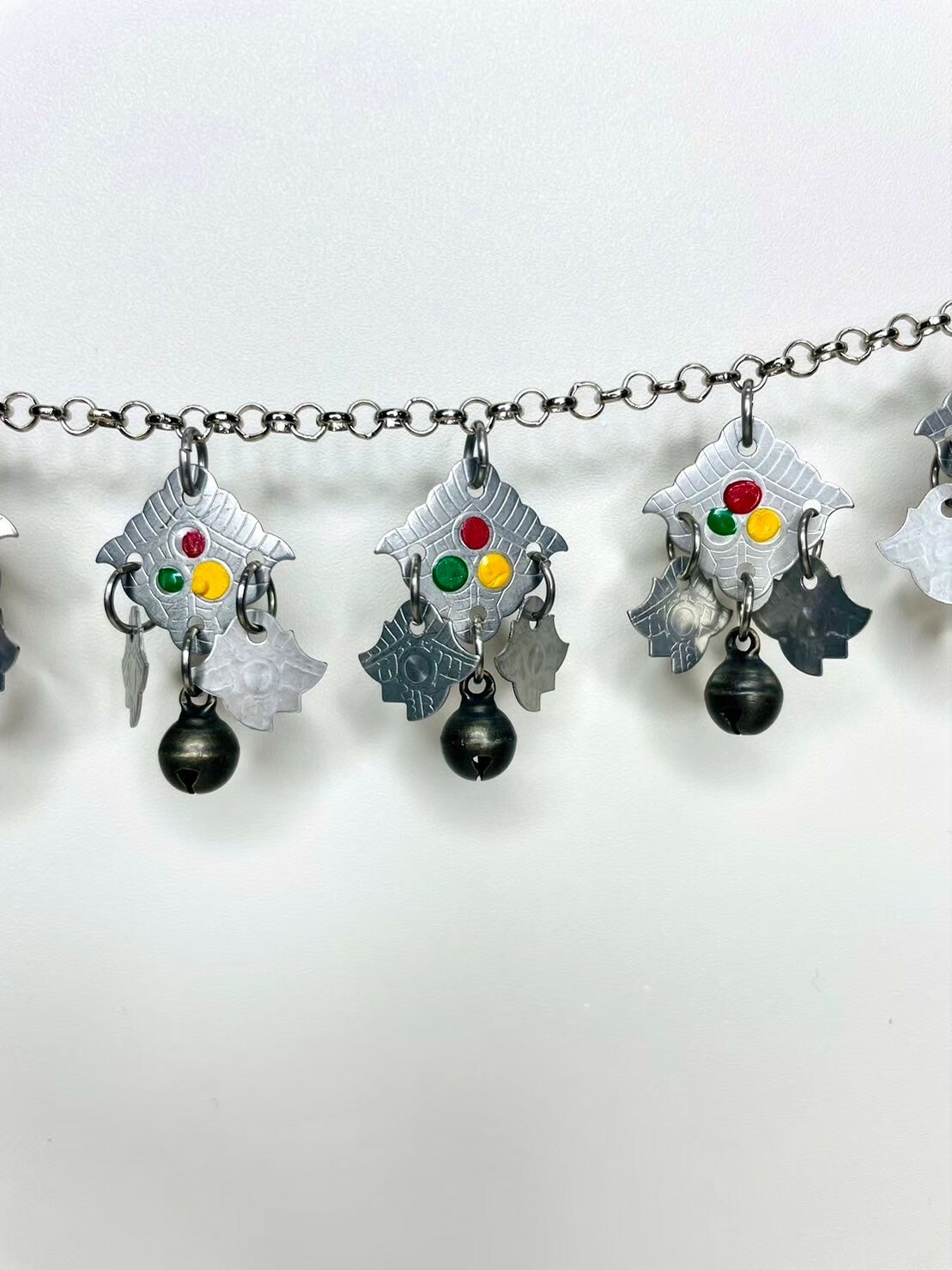 R19-(短)紅黃綠紋路雲朵葉片單層鈴鐺鏈條74cm