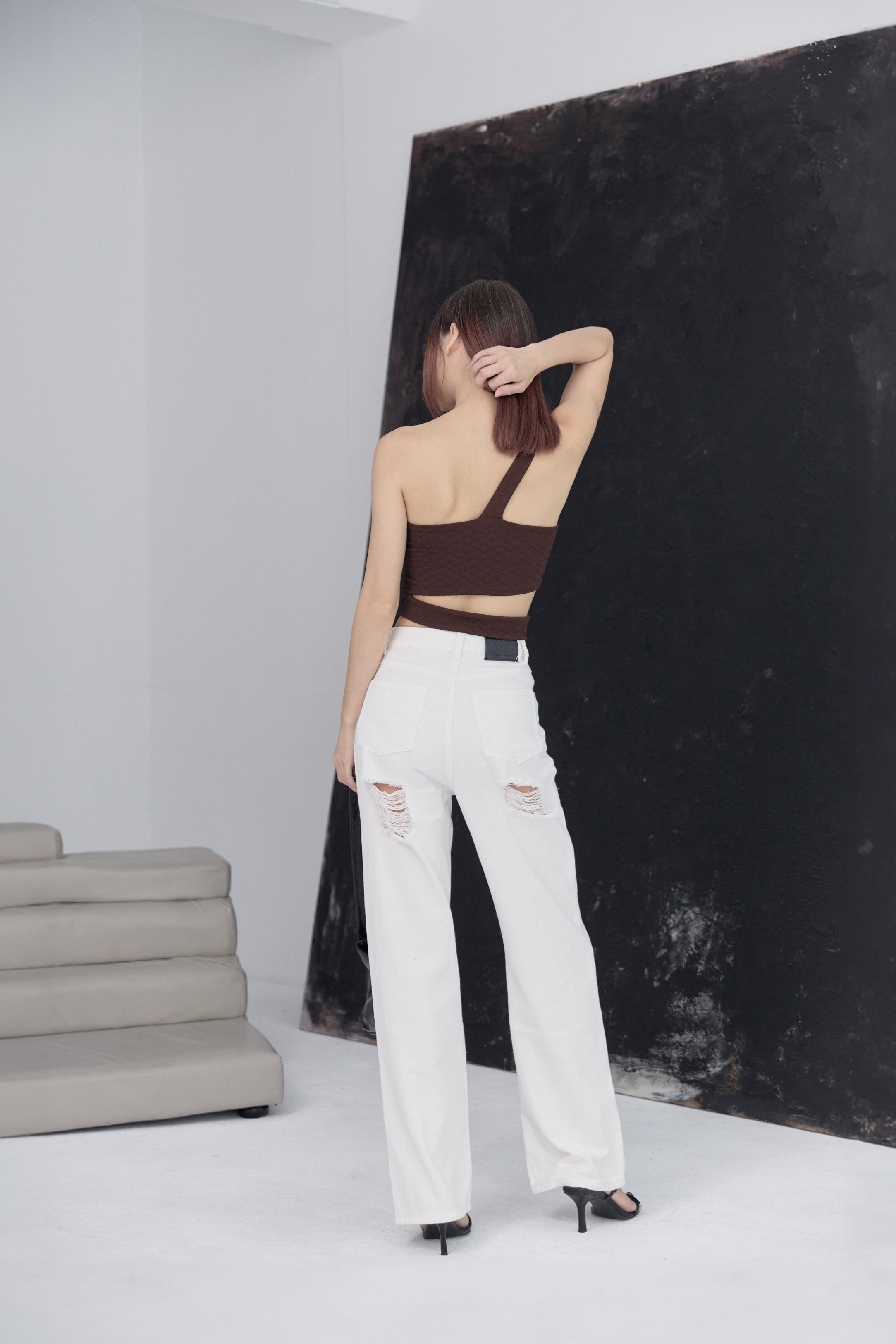 捨不得換長腿直筒白褲