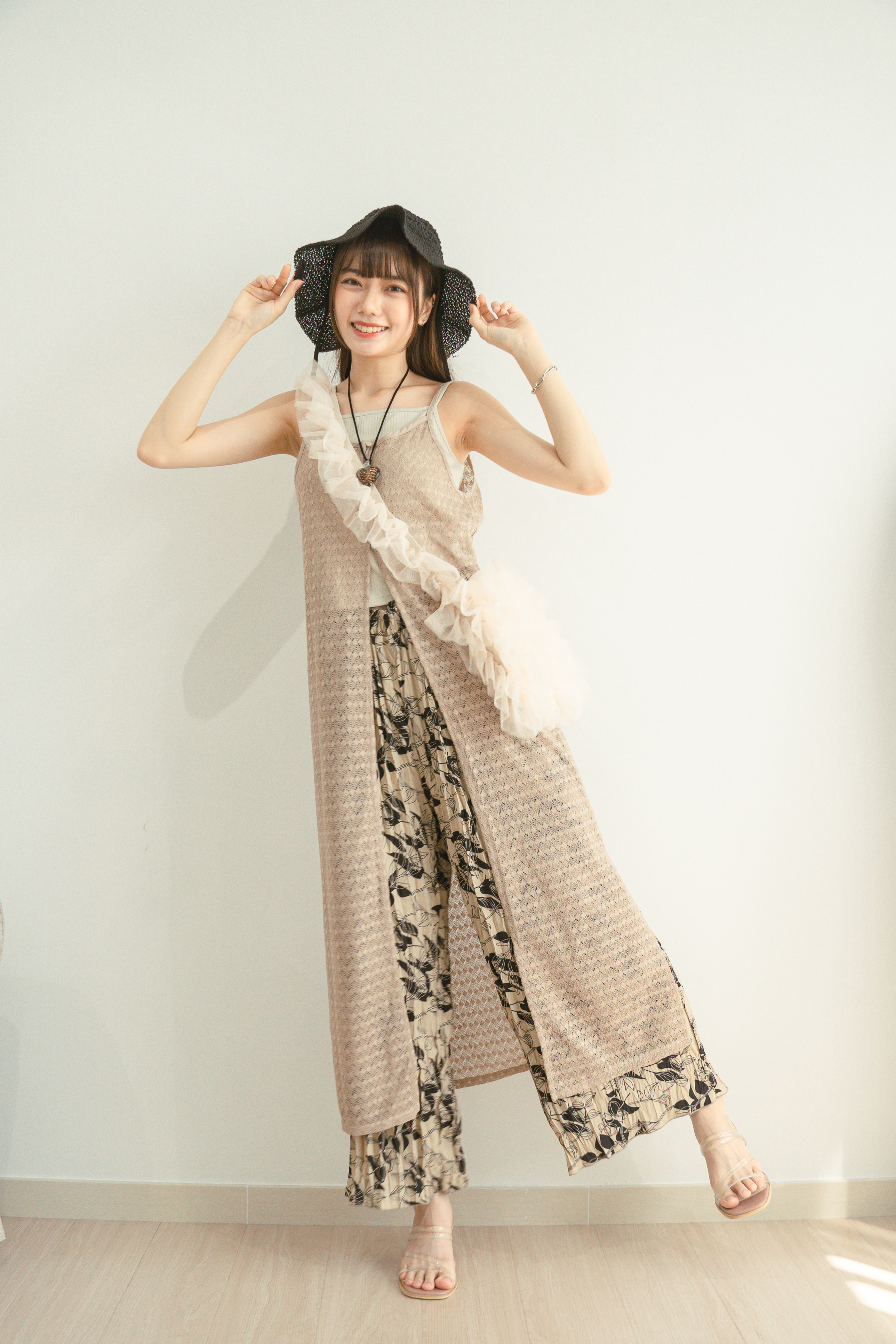 流行元素～杏色扭扣款吊帶罩裙 - 10250