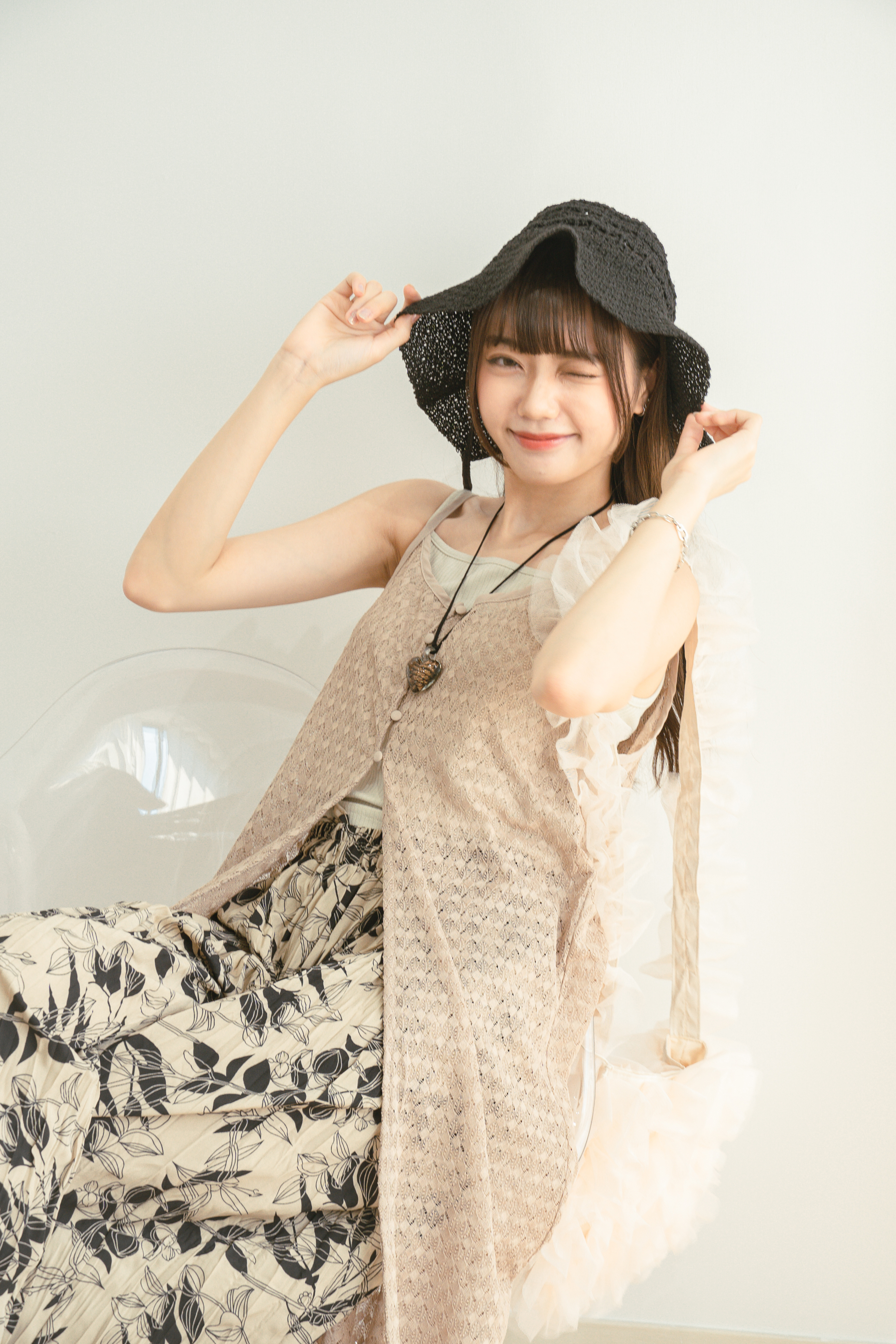 流行元素～杏色扭扣款吊帶罩裙 - 10250