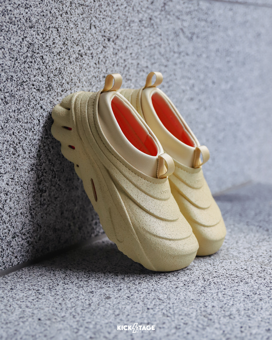 **特價售出無退換**男女鞋 CROCS ECHO STORM SPRAY TEXTURE 米黃 日本限定 暴風波波鞋 內襯套襪 層疊 機能風格 水鞋【210047-OHX】