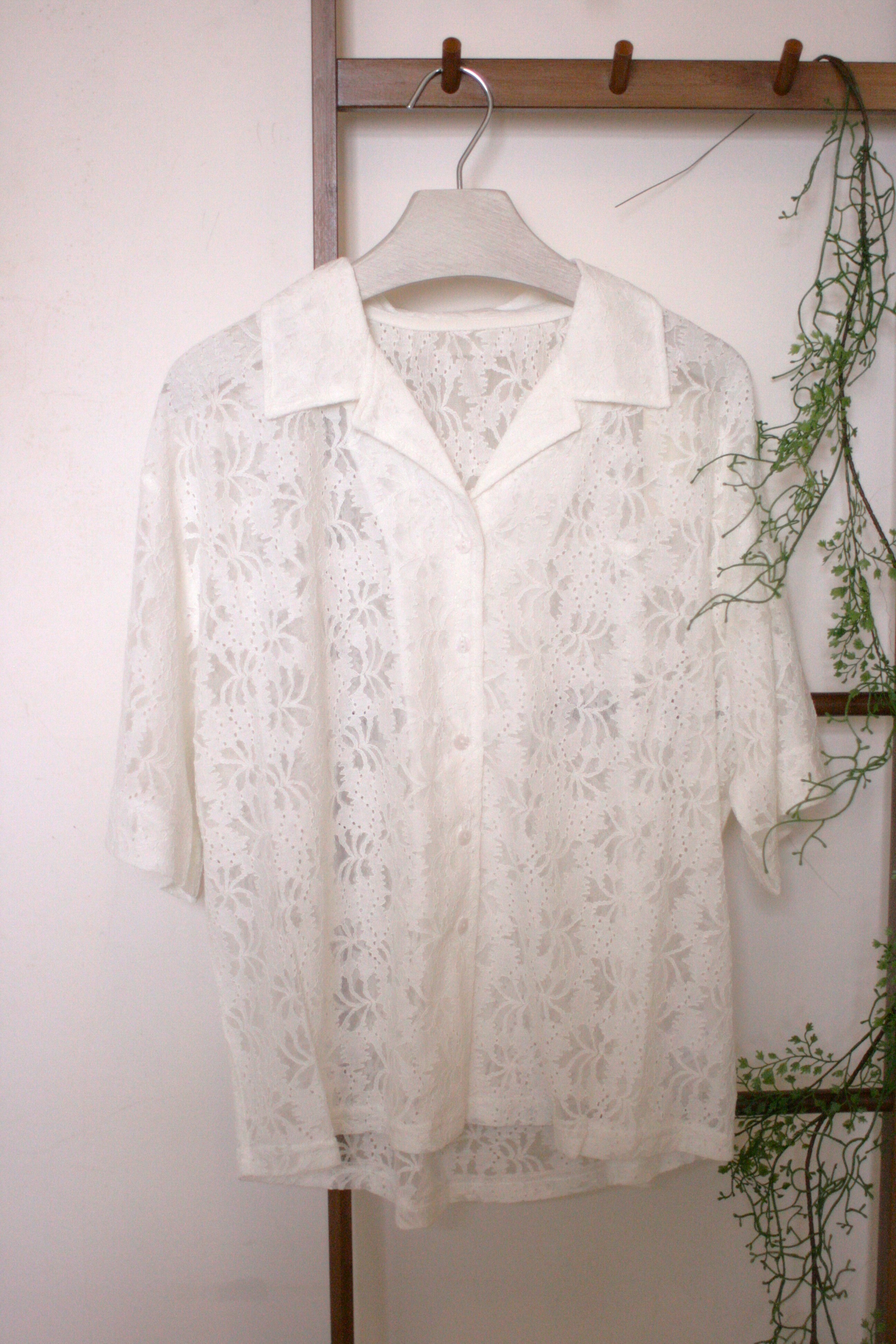 高級感白色蕾絲有領開胸上衣｛日本直送｝