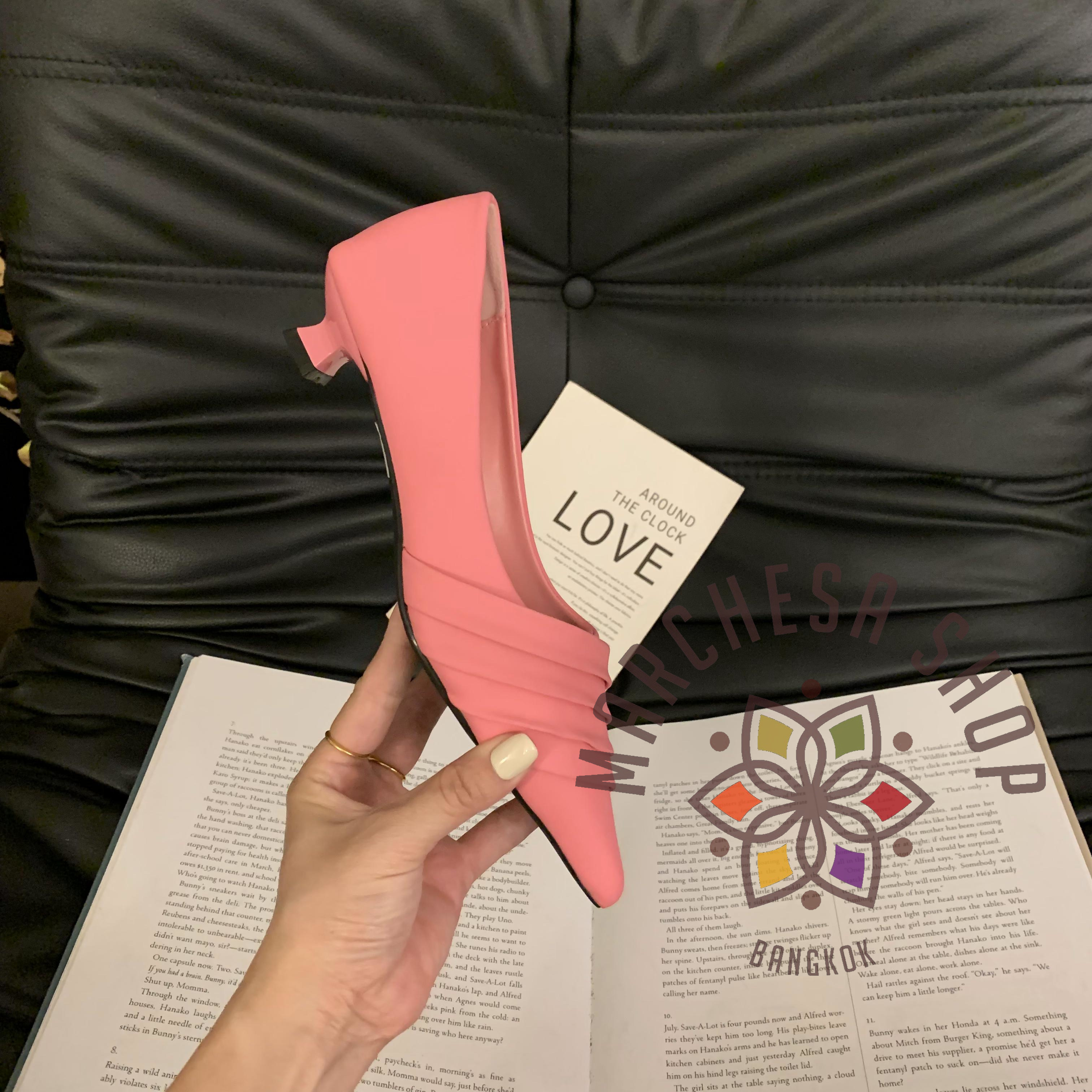 S3138 - 牛皮純色皺摺尖頭低踭鞋